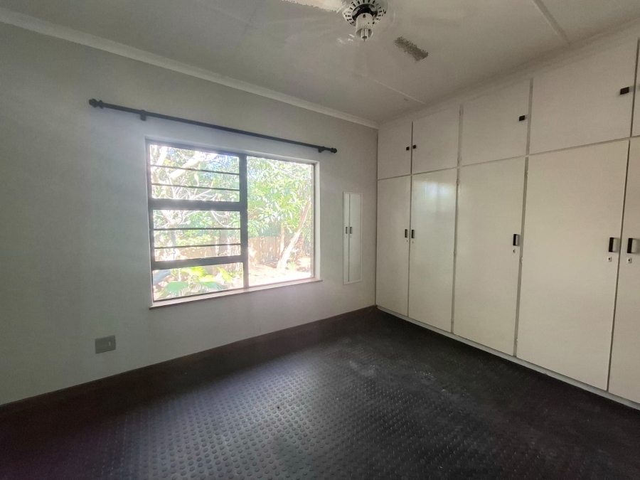 4 Bedroom Property for Sale in Nahoon Valley Park Eastern Cape